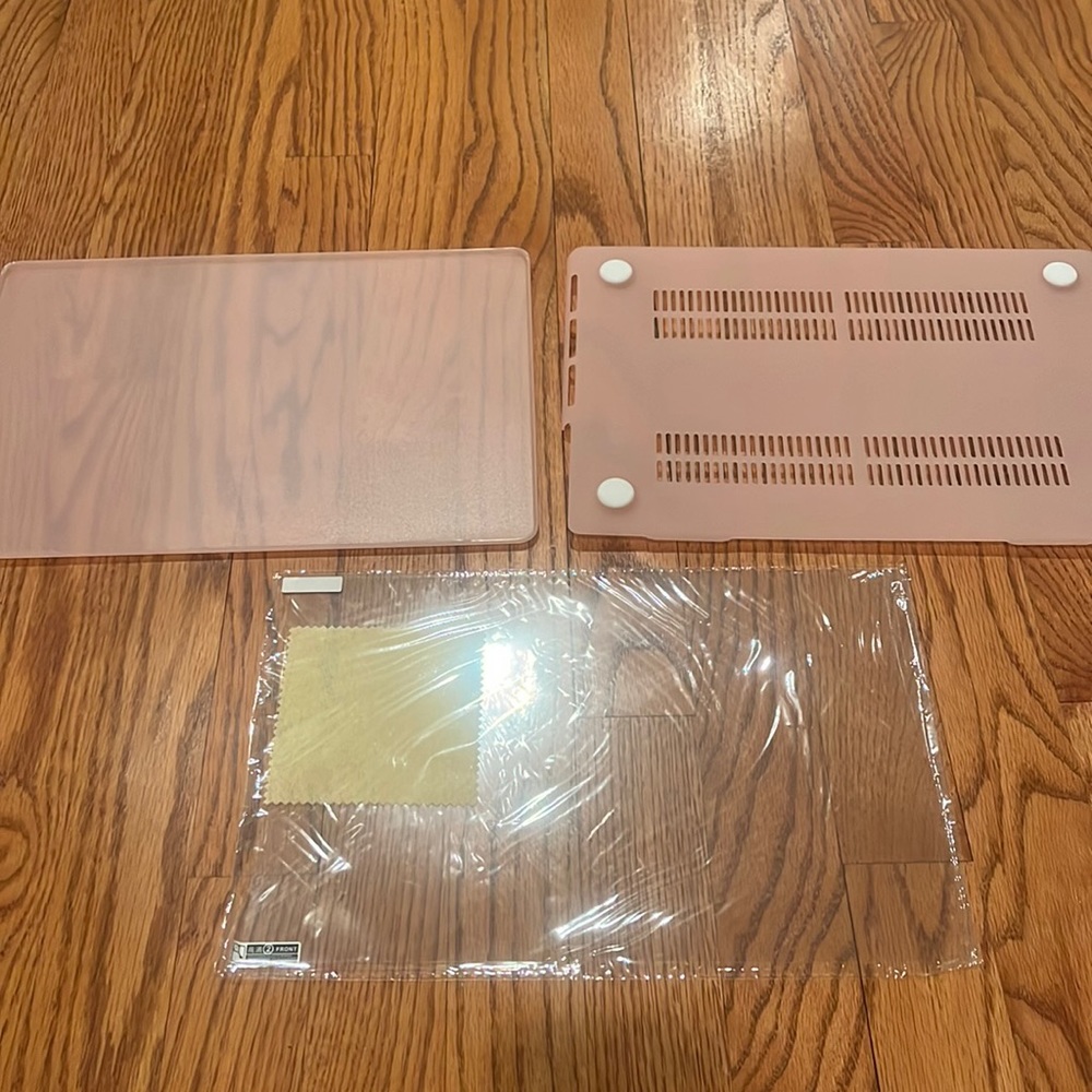 Macbook 14 pro pink cover with screen protector